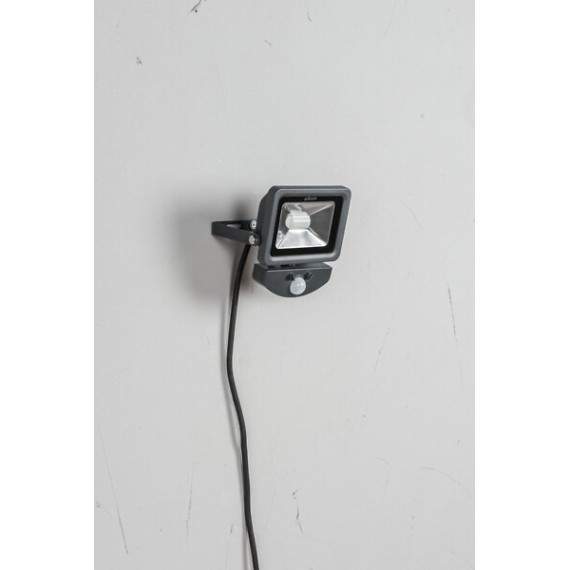 FLOODY 20W/840 LED PIR IP44 GRÅ 1400LM ELNR3242325@ AIRAM